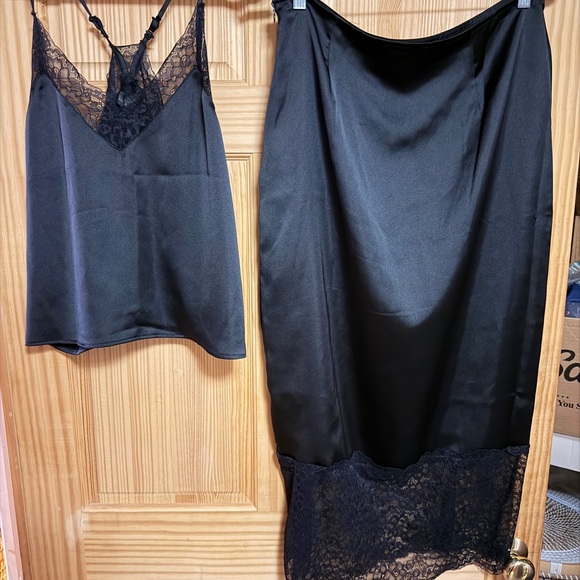 House of Harlow 1960 Dresses & Skirts - House of Harlow- Elegant Black Lace Skirt Set. Size medium BNWT